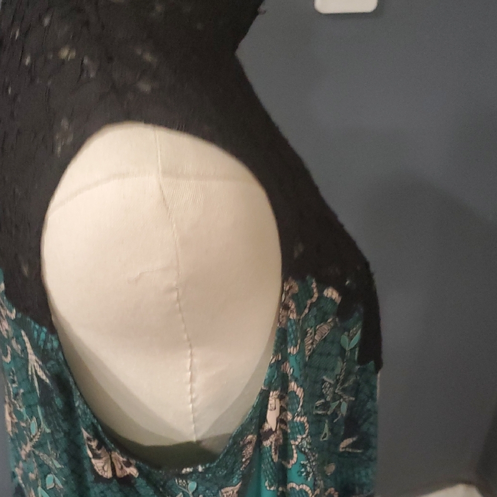 Maeve Chic Black and Green Floral Dress - Picture 7 of 16